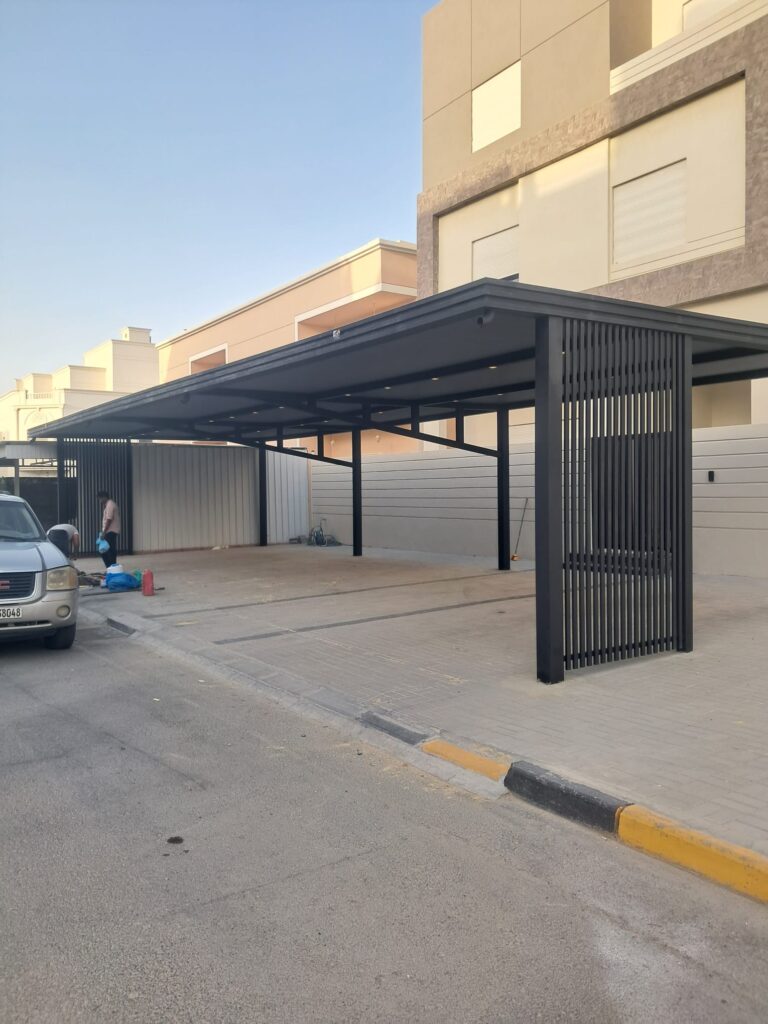 مظلات خزانات المياه في الكويت