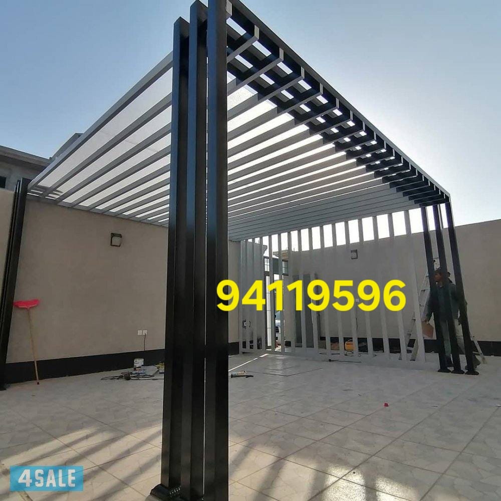 حداد كويتي يقدم مظلات خزانات ومواقف سيارات